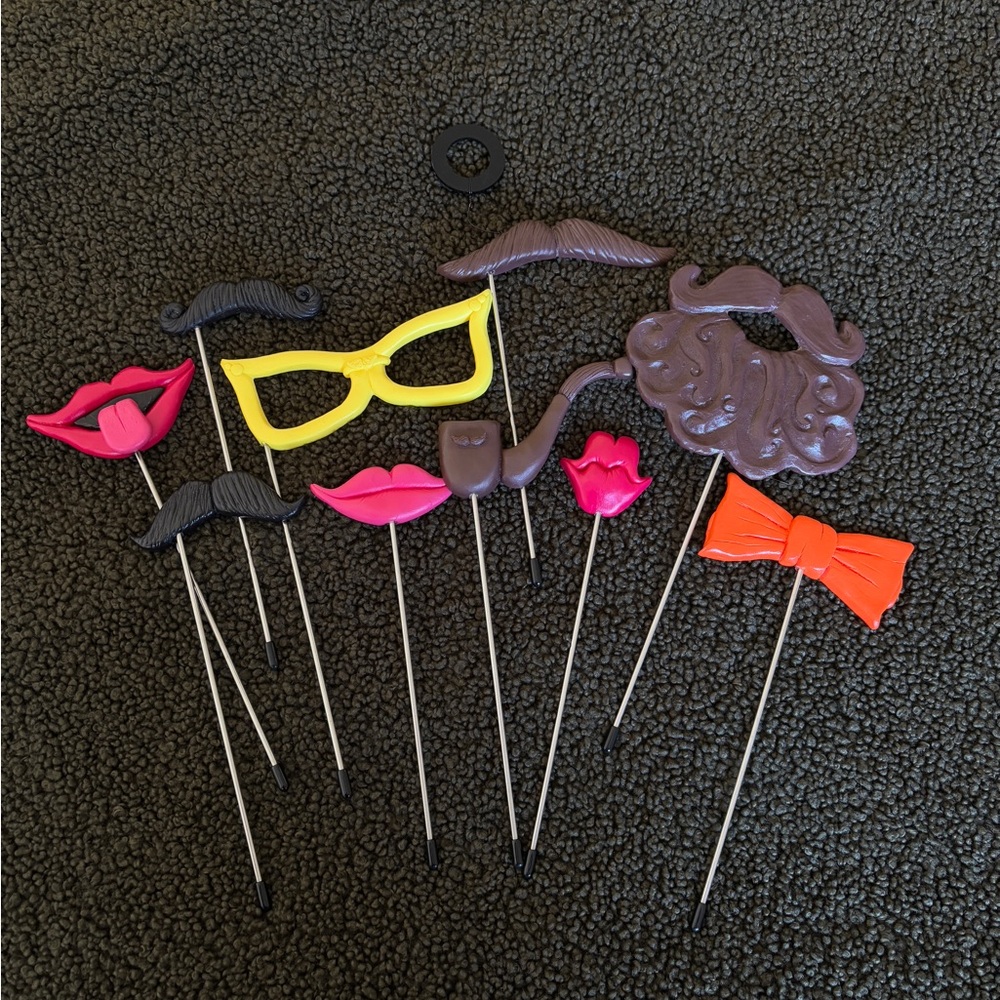 Set of 10 Photobooth props, like new